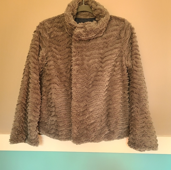 Patagonia Pelage green fuzzy faux fur jacket with pockets! - Picture 3 of 8